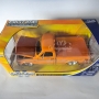 Chevy Cheyenne 1972 naranja. Escala 1:24