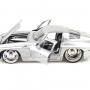 Chevy Corvette Sting Ray 1963 plata. Escala 1:24