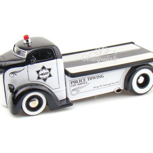 1947 Ford COE Flatbed Police. Escala 1:24