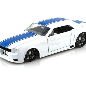 1965 Ford Mustang. Escala 1:24