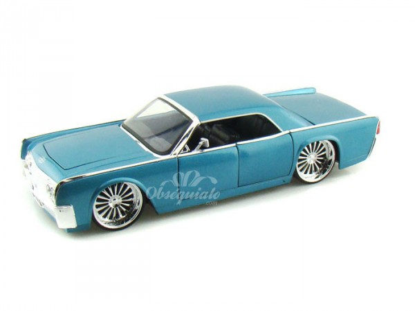 Lincoln Continental 1963 azul. Escala 1:24