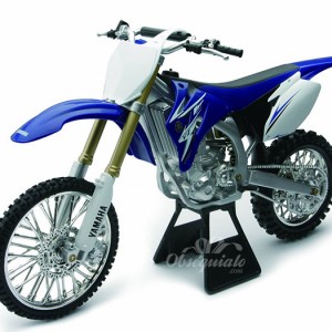 2009 Moto Yamaha YZ450F. Escala 1:6