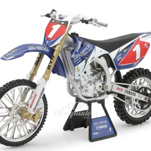 2009 Moto Yamaha YZ450F San Manuel. Escala 1:6