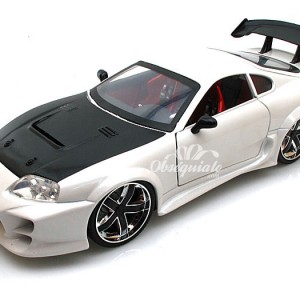 2012 Toyota Supra. Escala 1:18